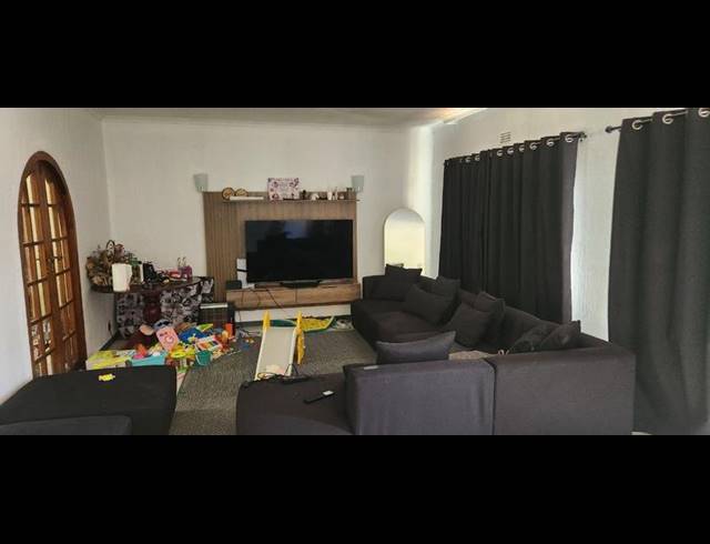 4 BEDROOM HOUSE FOR SALE IN RUSTIVIA